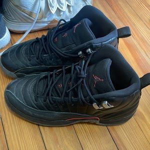 Black Jordan sneakers size 6